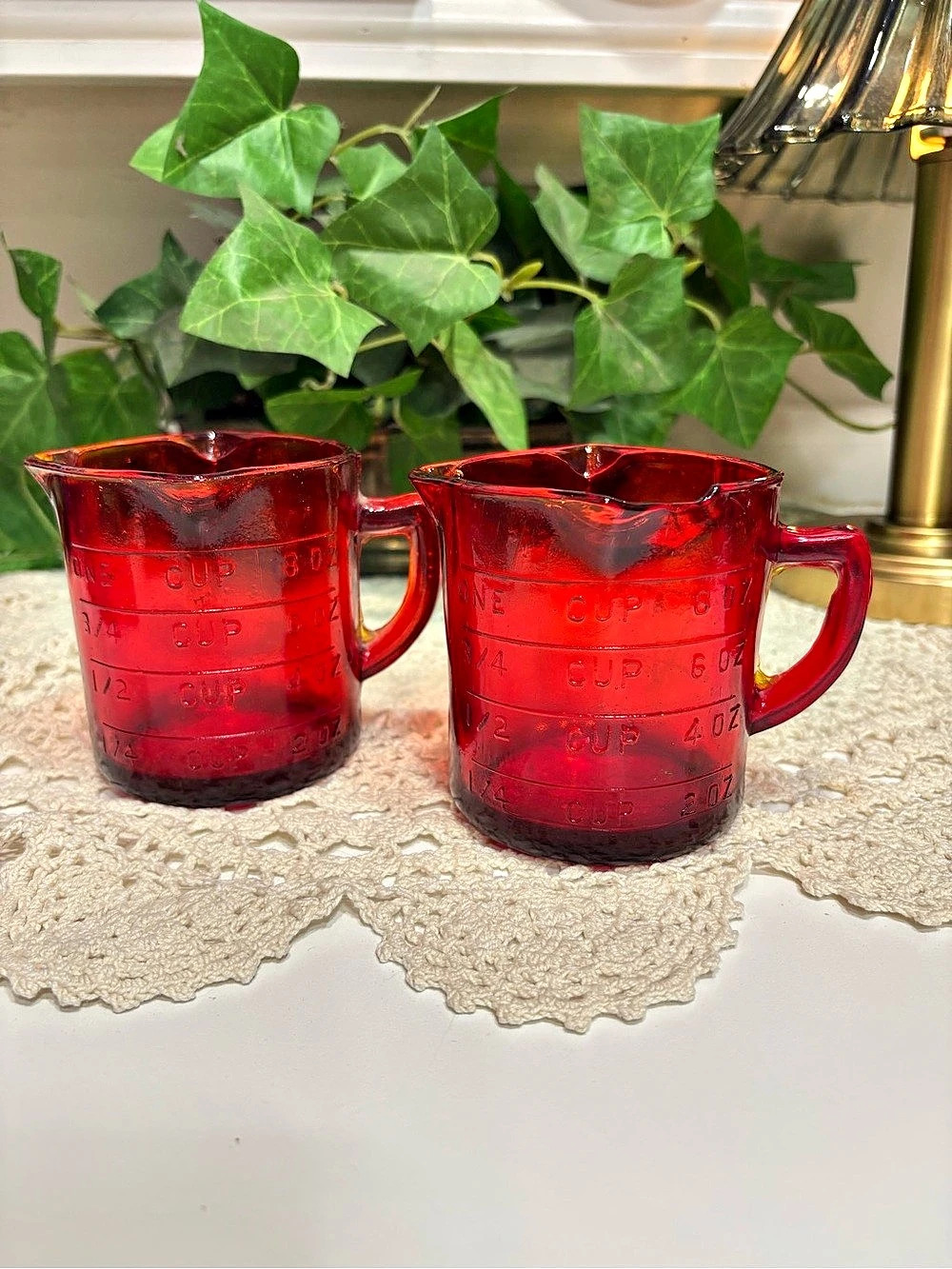Vintage kelloggs Red amber Measuring Cups Set of 2